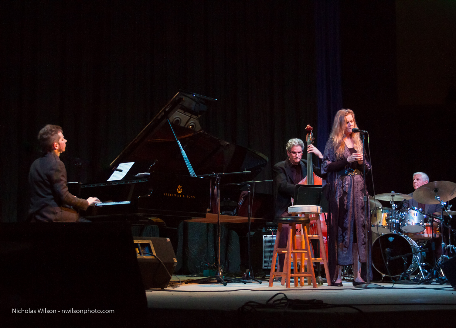 Tierney Sutton sits in with the Festival New Jazz Trio