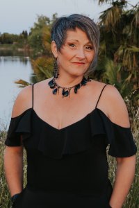 Carrie Hennessey, soprano