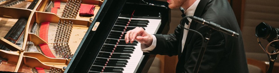 Piano Series: Anthony Ratinov